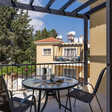Stylish One Bedroom At Harbour Apartment Paphos