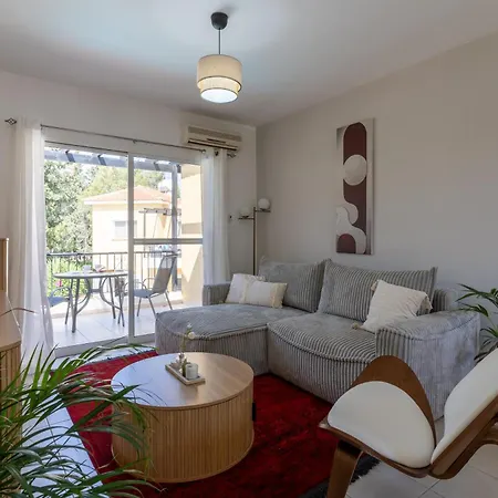 Apartment Stylish One Bedroom At Harbour Paphos