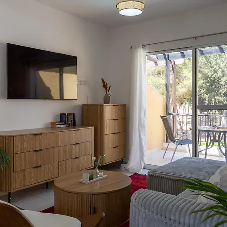 Stylish One Bedroom At Harbour Apartment Paphos
