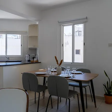 Stylish One Bedroom At Harbour Apartment Paphos